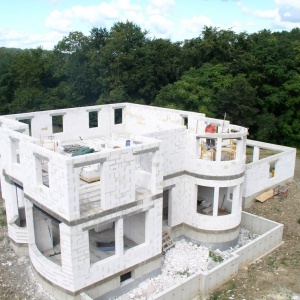 Большой дом из газоблоков